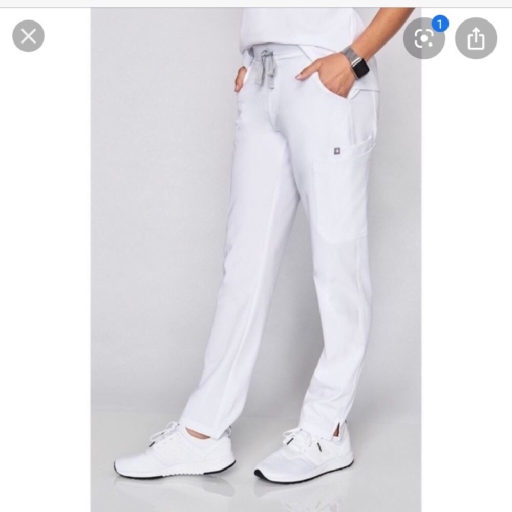 Figs White Scrub Set